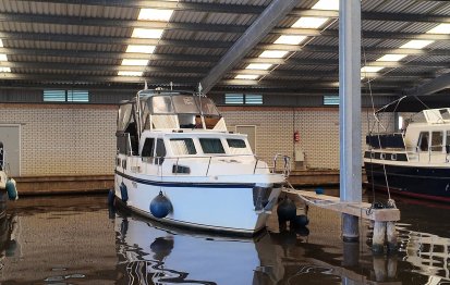 Intership 1050 AK, Motorjacht for sale by Jachtbemiddeling Terherne-Nautic