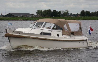 Intercruiser 28 Cabrio, Motoryacht for sale by Jachtbemiddeling Terherne-Nautic