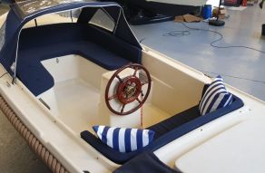 Oudhuijzer 560 in de showroom