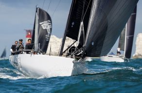 Melges IC37