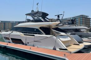 Ferretti Yachts 670