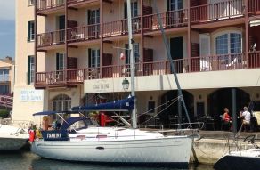 Bavaria 33