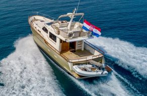 Belliure MY 44