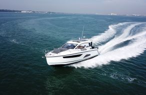 Sealine C330