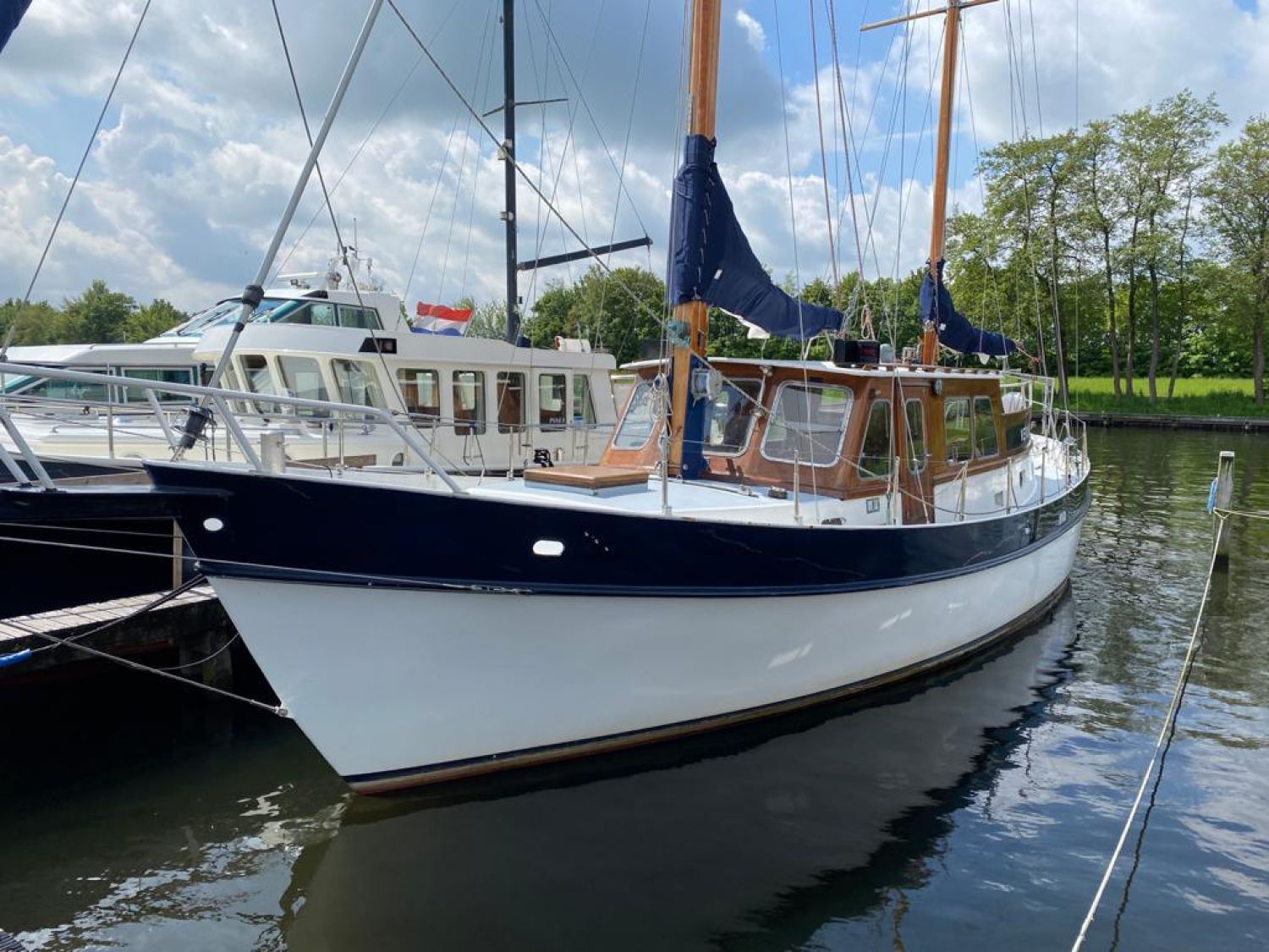 De Vries Lentsch 13.80 Havenmakelaar