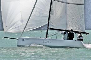 Esse Boats 750