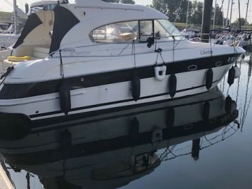Bavaria 37 Sport HT, Motorjacht for sale by Escape Yachting