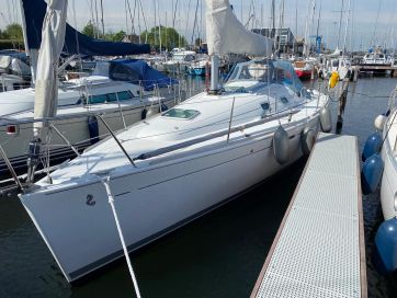Beneteau First 31.7, Zeiljacht for sale by Escape Yachting