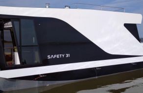 HT Houseboats Safety 31 Catamaran