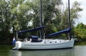 Freedom 35