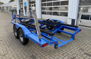 Nautiques Skitboot USA trailer