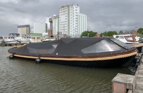 Sloep 900 Staal Geklonken