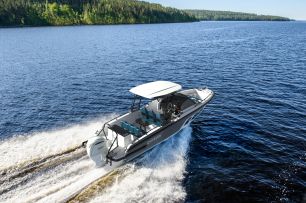 Quarken 27 T-TOP V2 ONYX (prijs Incl. Yamaha 300pk)