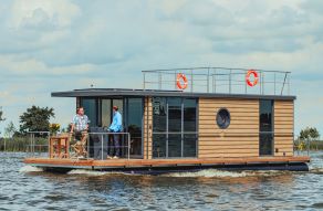 La Mare Houseboat Apartboat L