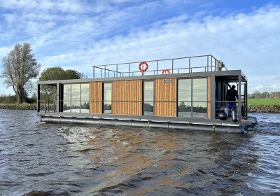 Modern 15 Houseboat, Woonboot for sale by Huisboot Makelaar