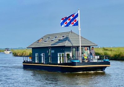 Prins HomeShip 1350 | VaarHuis | Houseboat, Motorjacht for sale by Huisboot Makelaar