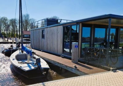 Castalia Met Koopligplaats 1460 X 500 Special Houseboat, Woonboot for sale by Huisboot Makelaar