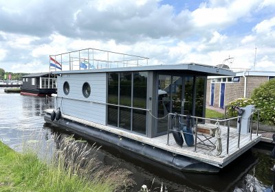 La Mare Houseboats Apartboat L, Varend woonschip for sale by Huisboot Makelaar