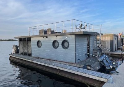 La Mare Houseboat Apartboat XL - Sauna - Hottub - Maasbommel, Woonboot for sale by Huisboot Makelaar