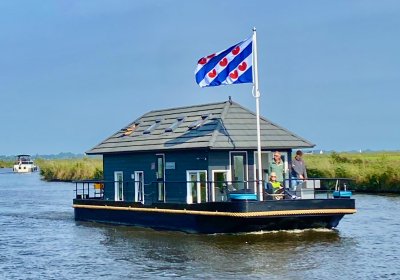 Prins HomeShip 1350 | VaarHuis | Houseboat | Flark | Ligplaats Overneembaar, Motorjacht for sale by Huisboot Makelaar