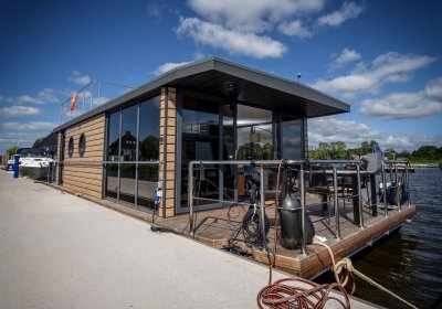 La Mare Houseboat Apartboat XL, Varend woonschip for sale by Huisboot Makelaar