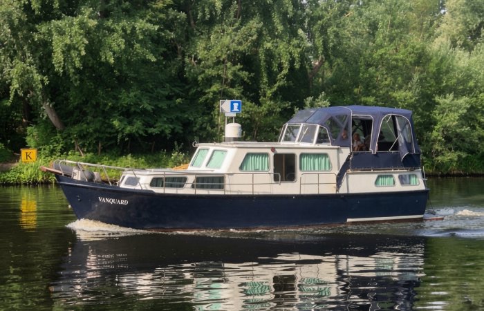 1982 Custom Motorjacht 13.00 AK, Motor Yacht for sale by Vaarmakelaar