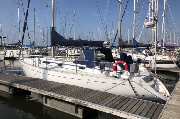 Dufour 38 Classic (3 Hutten)
