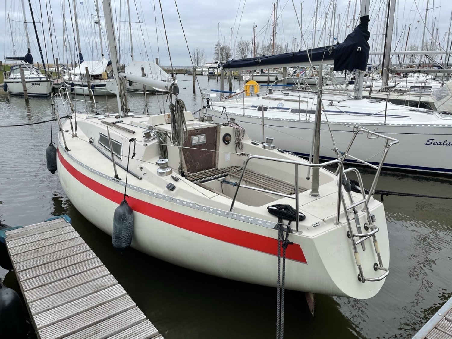 Bateau à Fond Plat En 4 Lettres